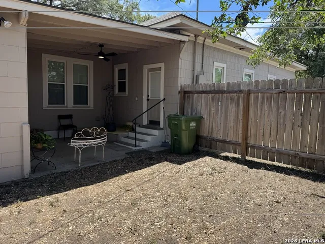 423 S 6TH ST Kenedy, TX 78119