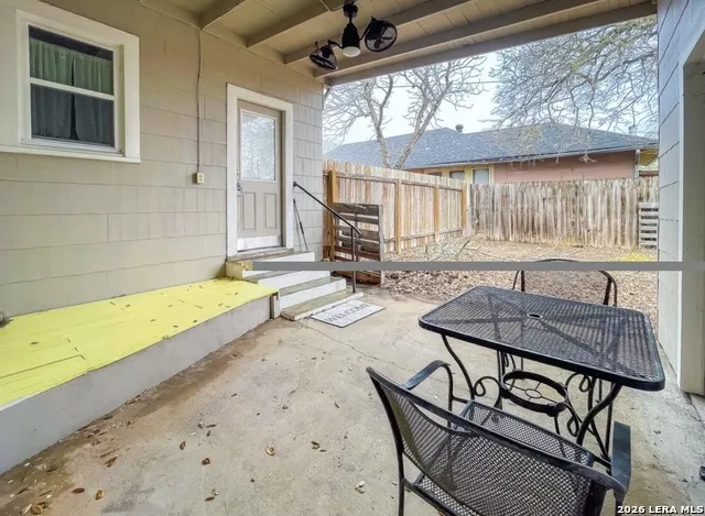 423 S 6TH ST Kenedy, TX 78119
