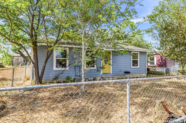 937 AVENUE K Poteet, TX 78065