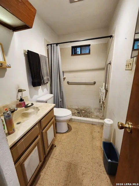 313 BEE ST San Antonio, TX 78208
