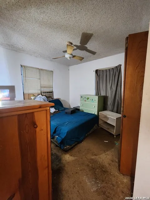 313 BEE ST San Antonio, TX 78208