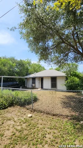 313 BEE ST San Antonio, TX 78208