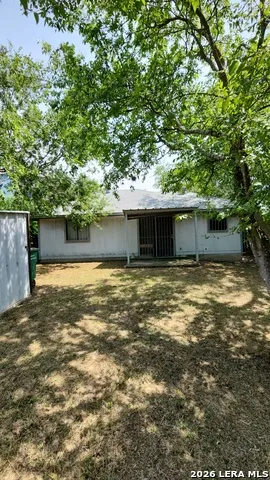 313 BEE ST San Antonio, TX 78208