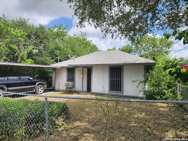 313 BEE ST San Antonio, TX 78208