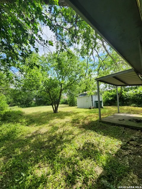 313 BEE ST San Antonio, TX 78208
