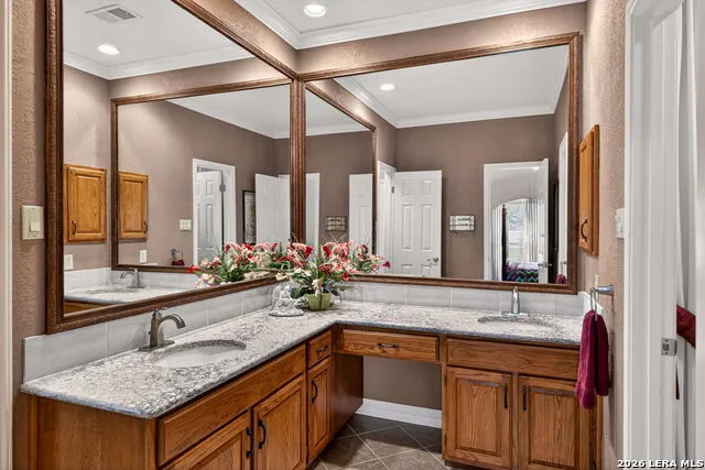 8639 RAINTREE WOODS DR Fair Oaks Ranch, TX 78015