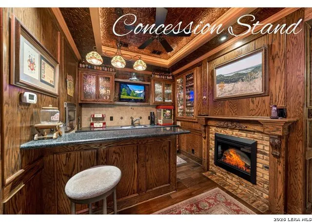 8639 RAINTREE WOODS DR Fair Oaks Ranch, TX 78015