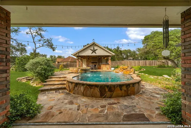 8639 RAINTREE WOODS DR Fair Oaks Ranch, TX 78015