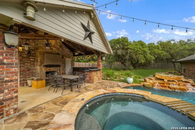 8639 RAINTREE WOODS DR Fair Oaks Ranch, TX 78015