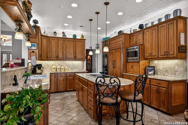 8639 RAINTREE WOODS DR Fair Oaks Ranch, TX 78015