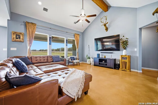 5476 County Road 427 Stockdale, TX 78160