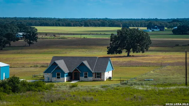 5476 County Road 427 Stockdale, TX 78160