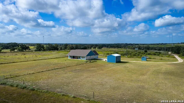 5476 County Road 427 Stockdale, TX 78160