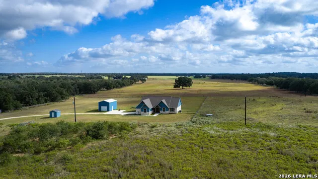 5476 County Road 427 Stockdale, TX 78160