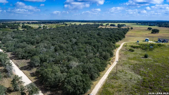 5476 County Road 427 Stockdale, TX 78160