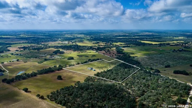 5476 County Road 427 Stockdale, TX 78160