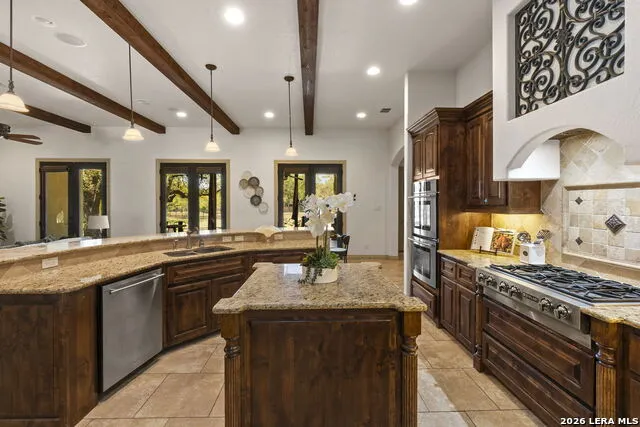 8518 Wild Trace Garden Ridge, TX 78266