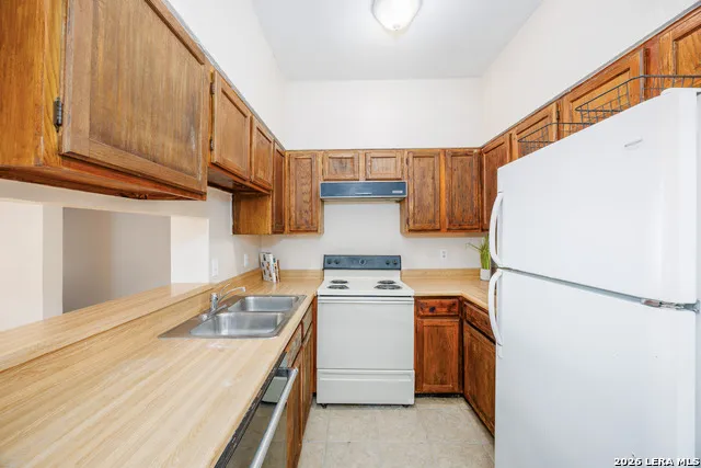 1825 Garys Park San Antonio, TX 78247