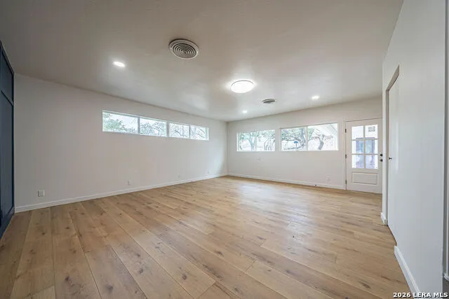 355 Donella Hollywood Park, TX 78232