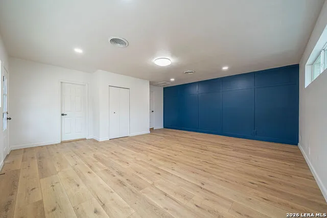 355 Donella Hollywood Park, TX 78232
