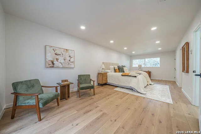 355 Donella Hollywood Park, TX 78232