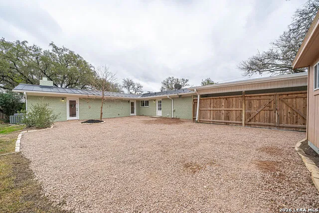 355 Donella Hollywood Park, TX 78232