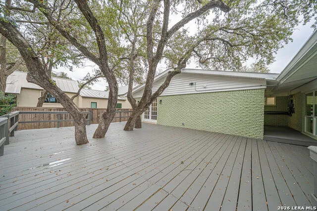 355 Donella Hollywood Park, TX 78232