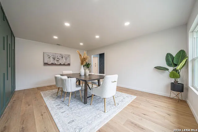 355 Donella Hollywood Park, TX 78232