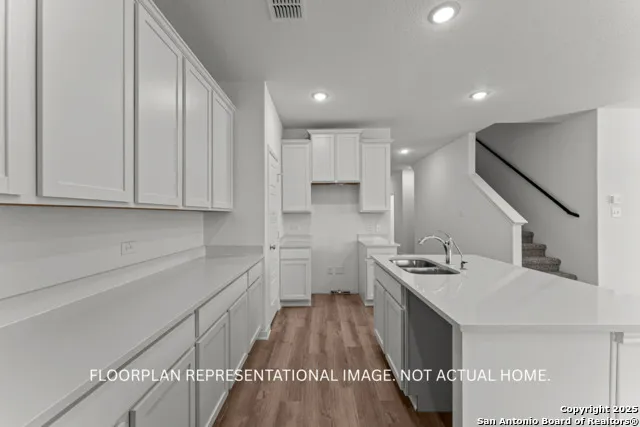 8408 Roadrunner Passage San Antonio, TX 78222