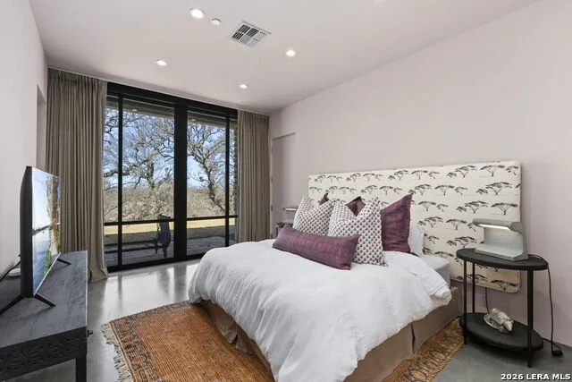 115 Seale Hill Comfort, TX 78013