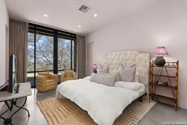 115 Seale Hill Comfort, TX 78013