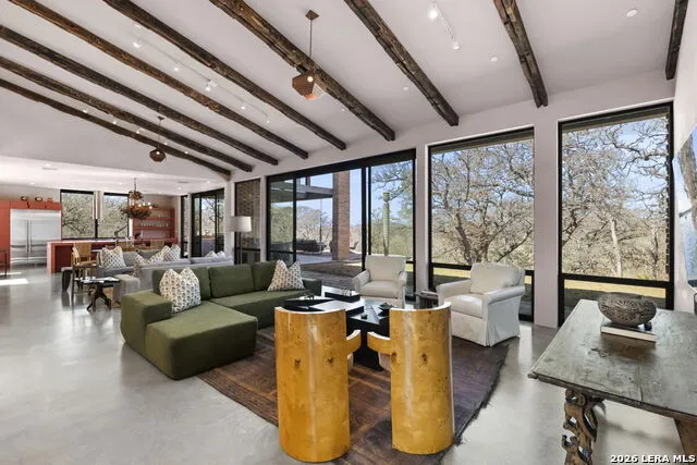 115 Seale Hill Comfort, TX 78013