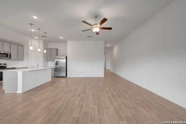 132 Greeley Drive Floresville, TX 78114
