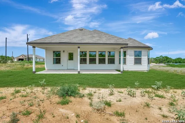 132 Greeley Drive Floresville, TX 78114