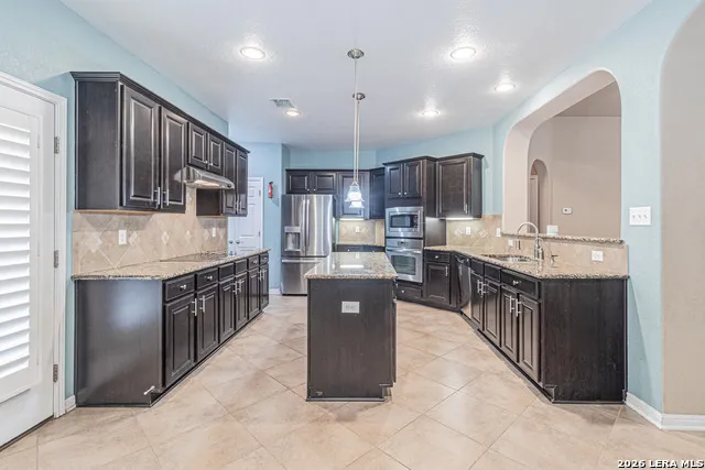 24760 BUCK CRK San Antonio, TX 78255