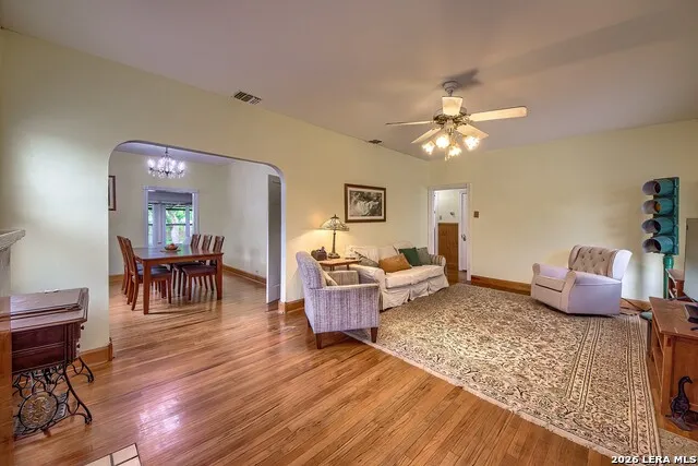 281 W Mariposa San Antonio, TX 78212