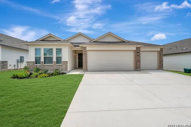 1037 Eagle Crossing Seguin, TX 78155