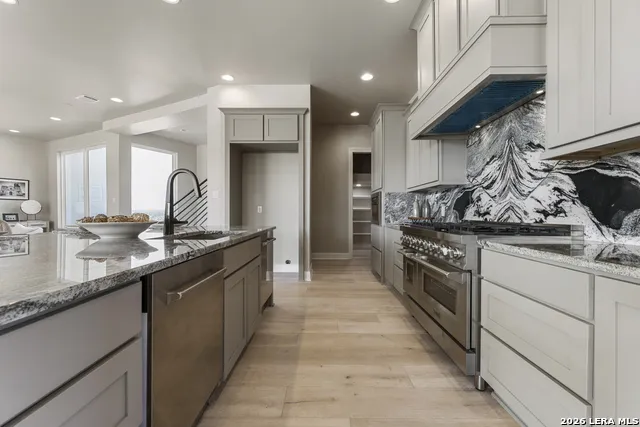 541 CANTERA RIDGE New Braunfels, TX 78132