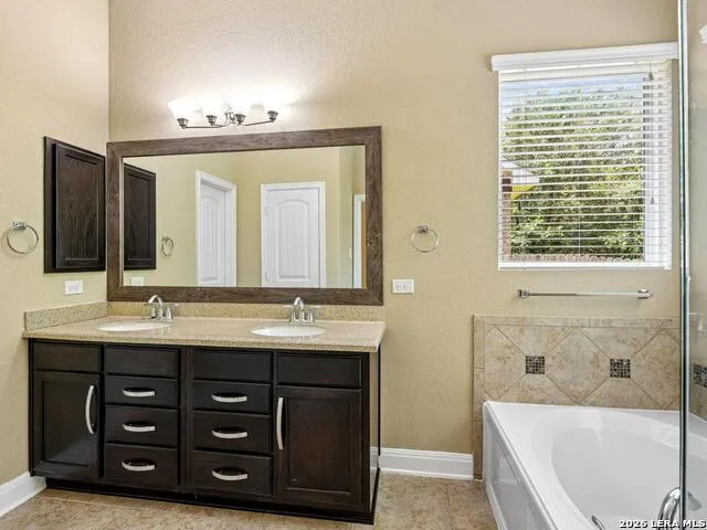 2949 Mistywood Ln Schertz, TX 78108