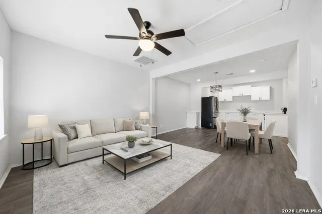 1325 W Mariposa San Antonio, TX 78201