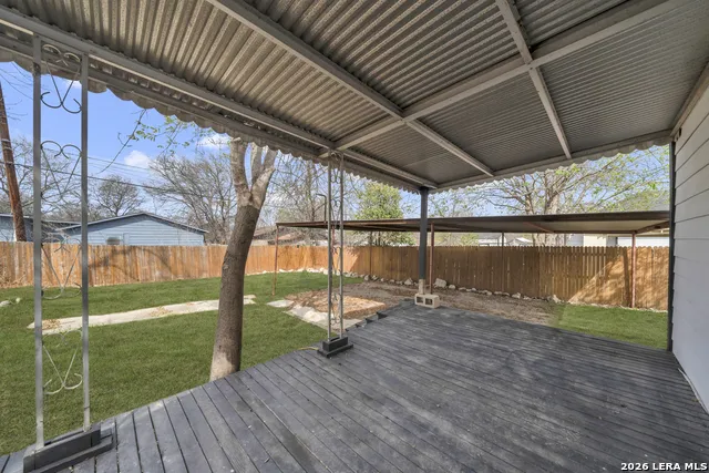 1325 W Mariposa San Antonio, TX 78201