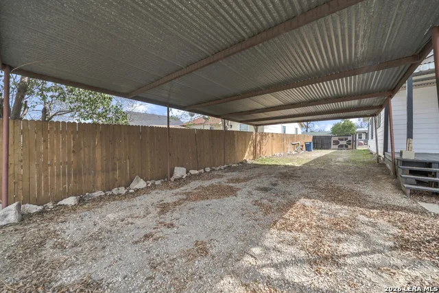 1325 W Mariposa San Antonio, TX 78201