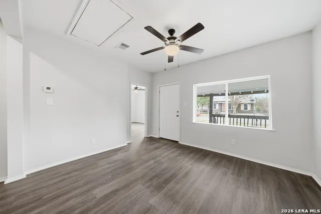 1325 W Mariposa San Antonio, TX 78201