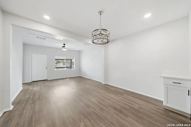 1325 W Mariposa San Antonio, TX 78201