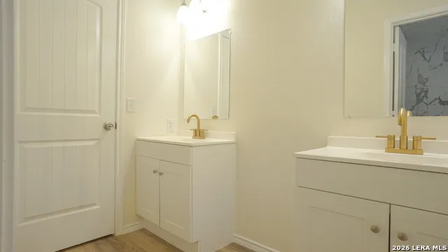 1306 S Ellison Dr San Antonio, TX 78245