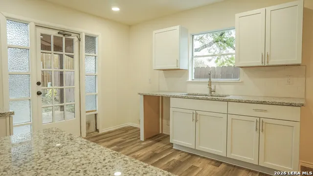 1306 S Ellison Dr San Antonio, TX 78245