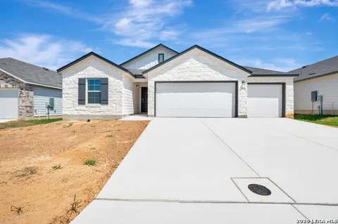 1036 Amber Lake