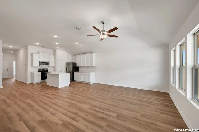 1036 Amber Lake Seguin, TX 78155