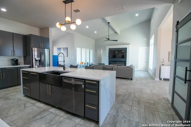 1273 County Road 2801 E Mico, TX 78056