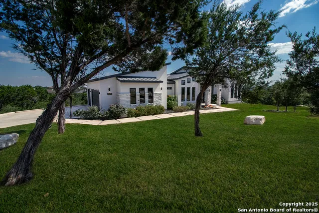 1273 County Road 2801 E Mico, TX 78056